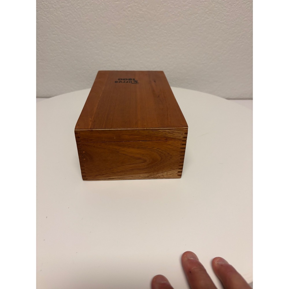 Vintage Cuervo 1800 Tequila Wooden Box Keepsake Storage Display Decor Rustic - Picture 8 of 10